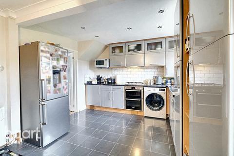 3 bedroom semi-detached house for sale, Attlee Road, Hayes