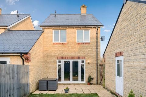 11 Carmello Close, Carterton, OX18 1DJ