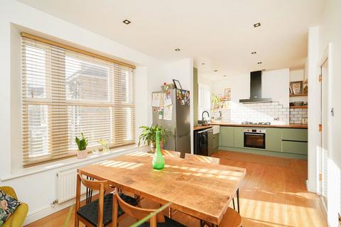 2 bedroom apartment for sale, Thornsett Road, Sheffield S7