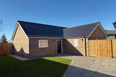 2 bedroom detached bungalow for sale, Llanhaven Close, Roden