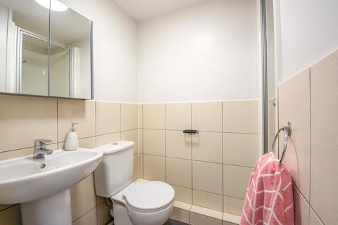6 bedroom private hall to rent, Burley Road, Leeds
