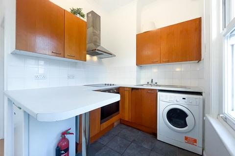 Studio to rent, Battersea Park Road, Battersea, SW11