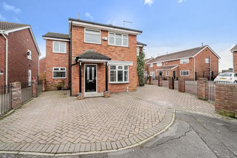 4 bedroom detached house for sale, Chestnut Avenue, Thorngumbald, Hull, HU12