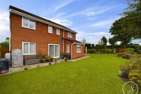 5 bedroom detached house for sale, Oakdale Meadow, Leeds