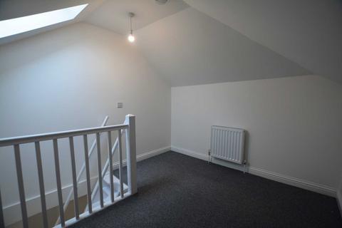 2 bedroom maisonette to rent, Jersey Road, Milton Keynes MK12