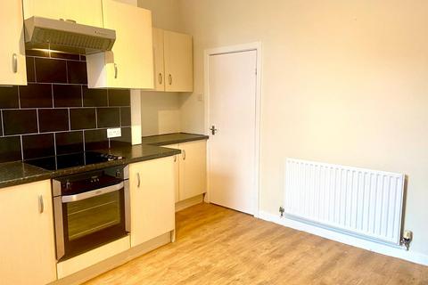 2 bedroom terraced house to rent, Coalshaw Green Road, Chadderton,