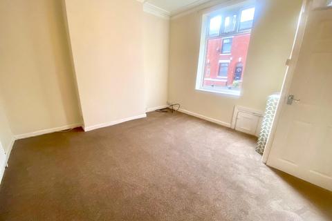 2 bedroom terraced house to rent, Coalshaw Green Road, Chadderton,