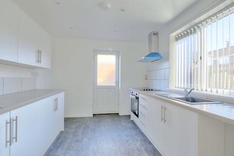 3 bedroom end of terrace house to rent, Sandringham Road, Grangetown, TS6