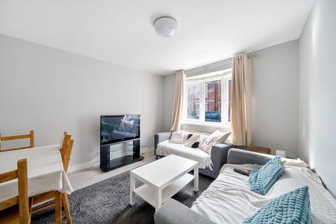 42 Thackeray Road, Southampton, SO17 2GT