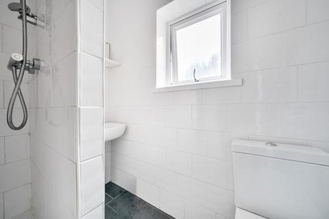 42 Thackeray Road, Southampton, SO17 2GT