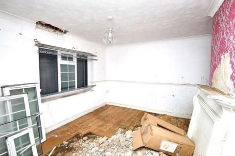 2 bedroom end of terrace house for sale, 10 Saxon Close, Brentwood, Essex, CM13 2EU