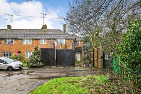 2 bedroom end of terrace house for sale, 10 Saxon Close, Brentwood, Essex, CM13 2EU