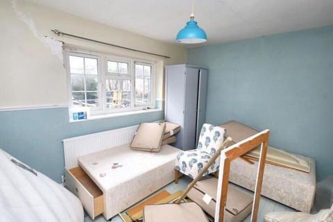 10 Saxon Close, Brentwood, CM13 2EU