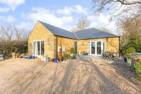 2 bedroom bungalow for sale, Station Road, Broadway, Worcestershire, WR12