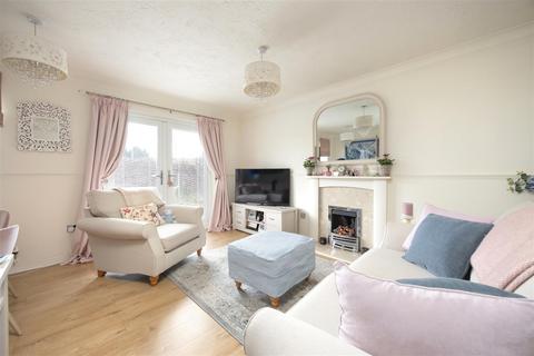 3 bedroom end of terrace house for sale, Foxglove Drive, Trowbridge, Wiltshire