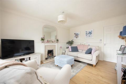 3 bedroom end of terrace house for sale, Foxglove Drive, Trowbridge, Wiltshire