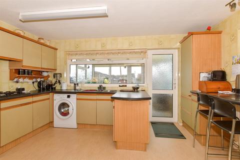 4 bedroom end of terrace house for sale, Lords Wood Lane, Chatham ME5