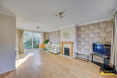 3 bedroom semi-detached house for sale, Nutbrook Avenue, Coventry *No Chain*