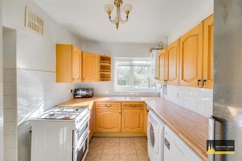 3 bedroom semi-detached house for sale, Nutbrook Avenue, Coventry *No Chain*