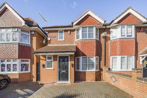 Westlands Avenue, Slough, SL1