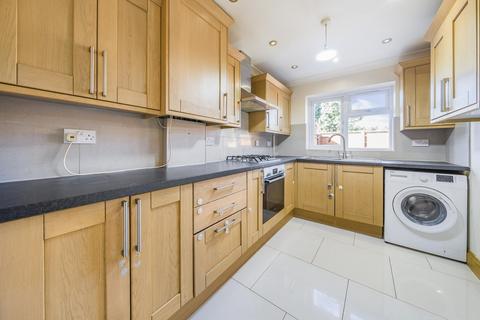 4 bedroom townhouse to rent, Westlands Avenue, Slough, SL1