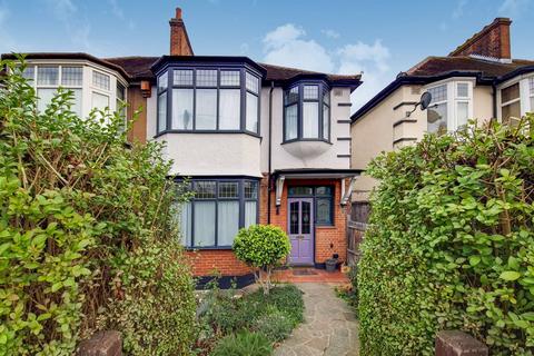 3 bedroom terraced house to rent, Craignish Avenue, Norbury, London, SW16