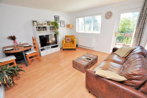 2 bedroom maisonette to rent, Reynolds Close, Colliers Wood SW19