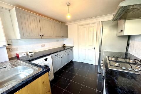 3 bedroom flat for sale, Purley CR8