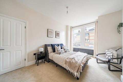 2 bedroom maisonette for sale, Roxley Road, London