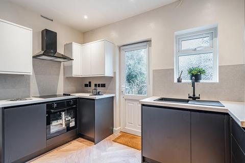 2 bedroom maisonette for sale, Roxley Road, London