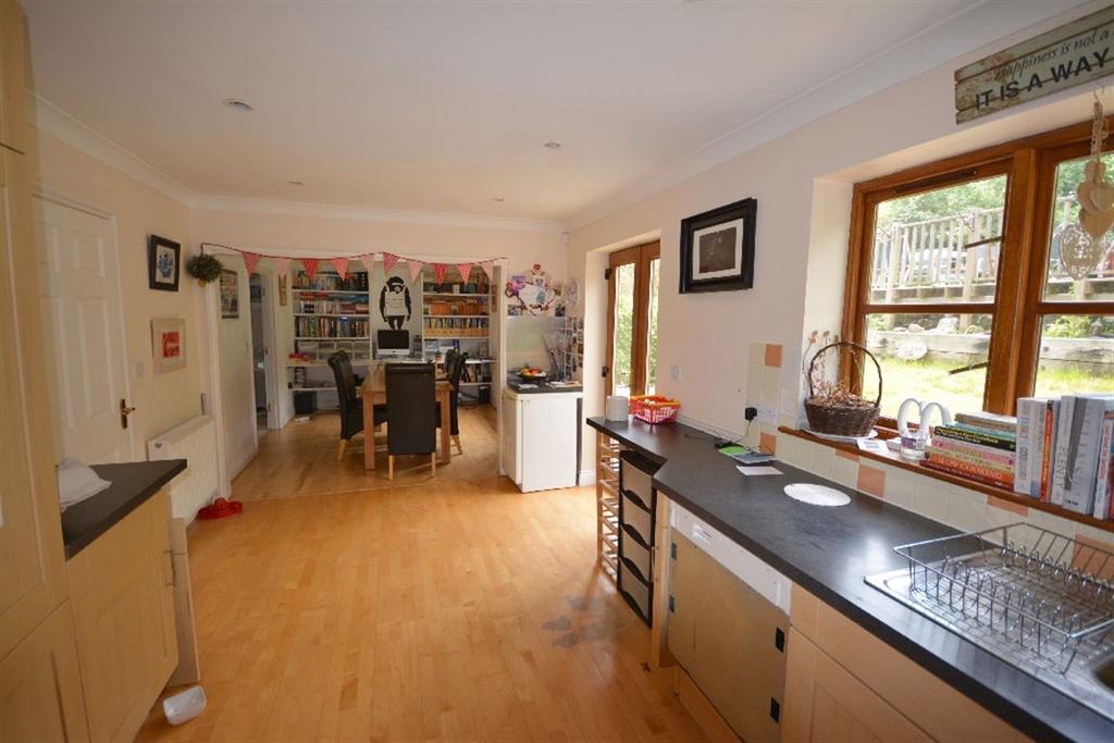Beachy Head View, St. LeonardsOnSea, East Sussex, TN38 5 bed detached