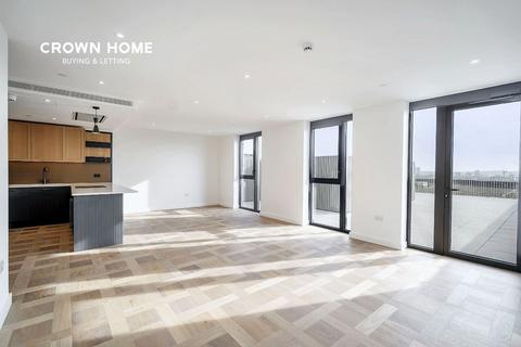 3 bedroom apartment to rent, London E1W