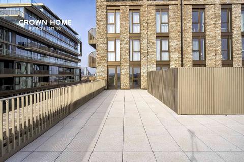 3 bedroom apartment to rent, London E1W