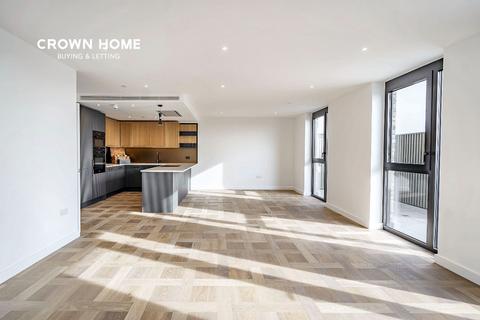 3 bedroom apartment to rent, London E1W