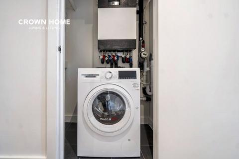 3 bedroom apartment to rent, London E1W