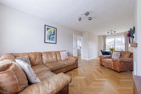 3 bedroom semi-detached house for sale, Alicia Avenue, Margate