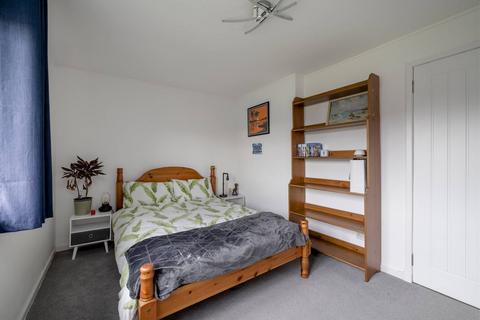 22/5 Firrhill Crescent, Edinburgh, EH13 9EQ