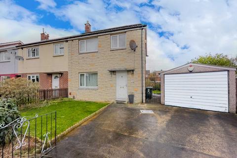 3 bedroom end of terrace house for sale, Heathcliffe Close, Birstall