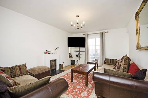 2 bedroom flat for sale, Finchley Road, Temple Fortune, London, NW11