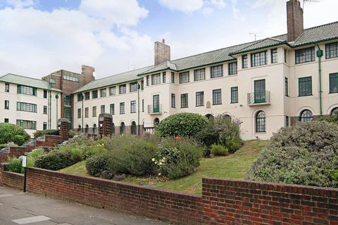 2 bedroom flat for sale, Finchley Road, Temple Fortune, London, NW11