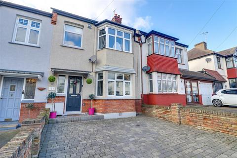 3 bedroom terraced house for sale, Elmsleigh Drive, Leigh-On-Sea SS9