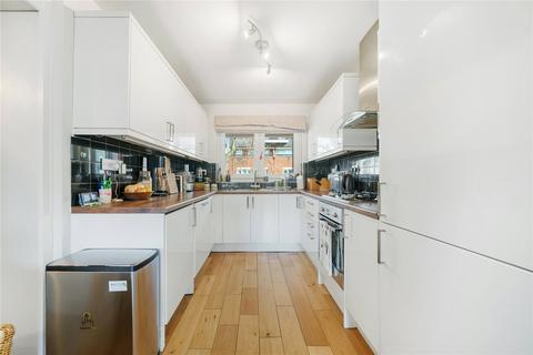 3 bedroom maisonette for sale, Wynford Road, London, N1