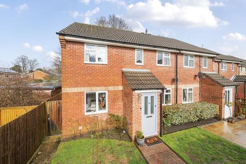 4 bedroom end of terrace house for sale, Thorn Close, Petersfield, GU31