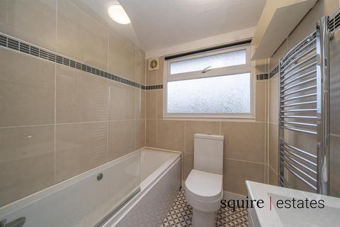 54 Aycliffe Drive, Hemel Hempstead, HP2 6DF