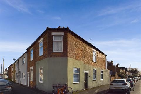 3 bedroom end of terrace house for sale, Needwood Street, Burton-On-Trent DE14