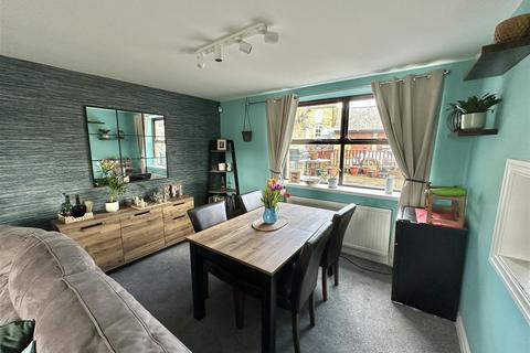 3 bedroom terraced house for sale, Savile Court, Mirfield