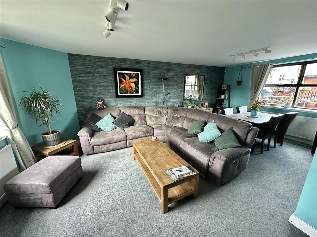 Bramleys - Savile Court - Mirfield (15).jpg