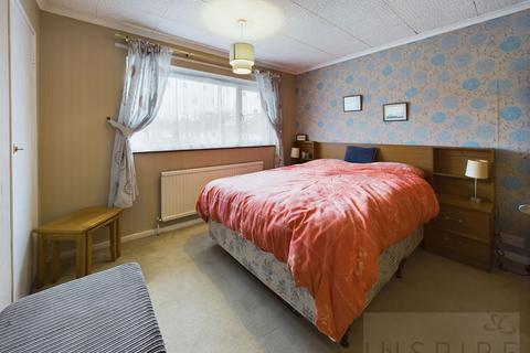 3 bedroom end of terrace house for sale, Baker Close, Crawley RH10