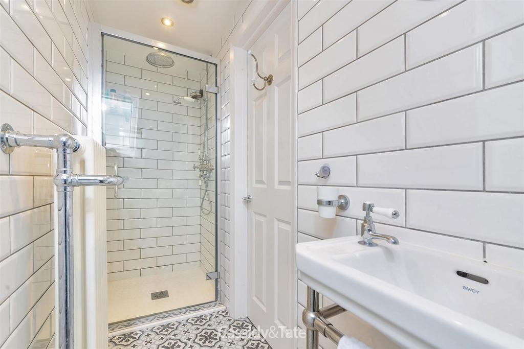 49 Chestnut Drive 05.jpg