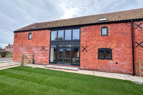 4 bedroom barn conversion to rent, Rackham's Corner, NR32